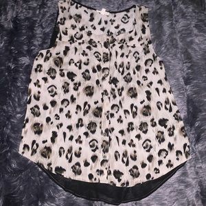 Sleeveless blouse size M